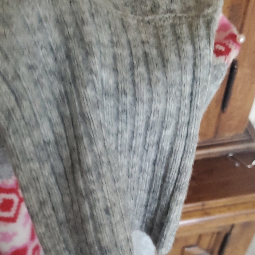 St. John's Bay Gray Turtleneck with Pink and Red Accents - Picture 7 of 8